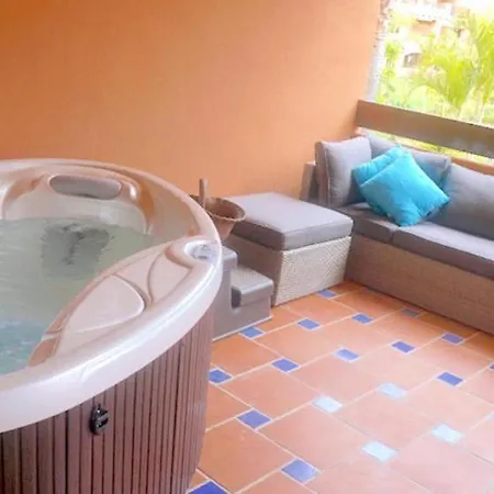 Marbella I Beachside And Extra Spacious, Next To Marriott Playa Andaluza, Private Heated Jacuzzi, 6 Swimming Pools, Gym, Padel & Tennis Apartment Estepona