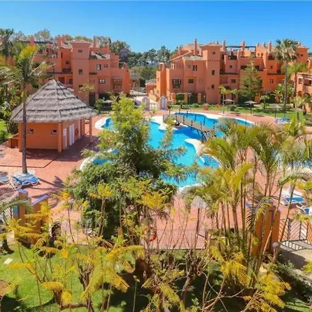 Apartment Marbella I Beachside And Extra Spacious, Next To Marriott Playa Andaluza, Private Heated Jacuzzi, 6 Swimming Pools, Gym, Padel & Tennis *
