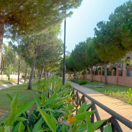 Apartment Marbella I Beachside And Extra Spacious, Next To Marriott Playa Andaluza, Private Heated Jacuzzi, 6 Swimming Pools, Gym, Padel & Tennis